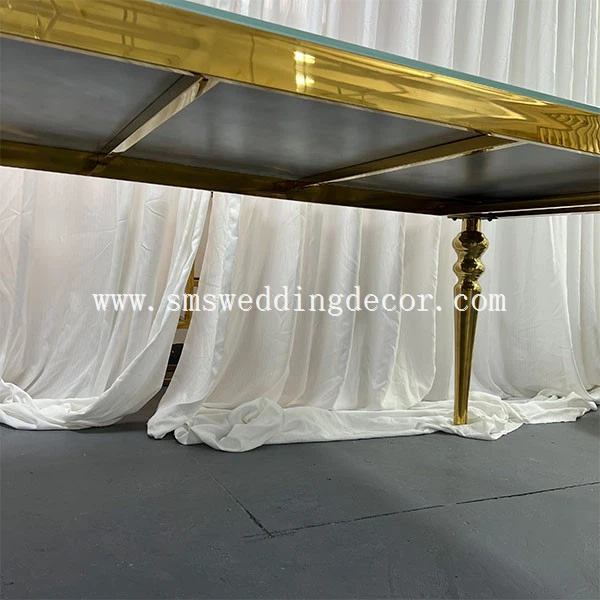 wedding bride groom table