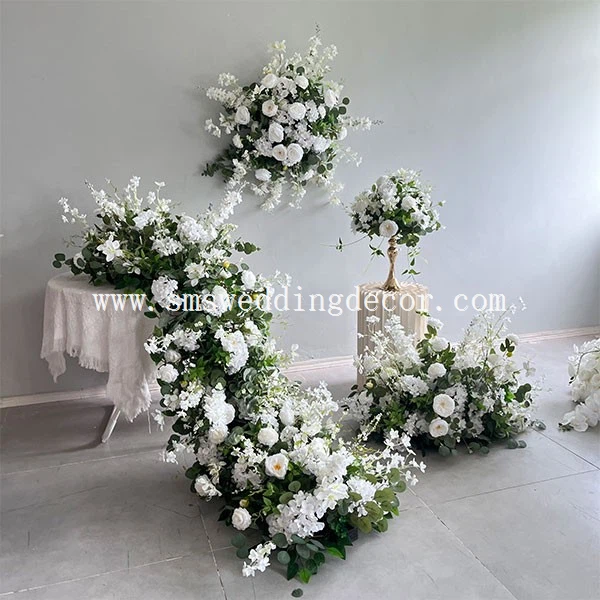 wedding centerpieces with greenery